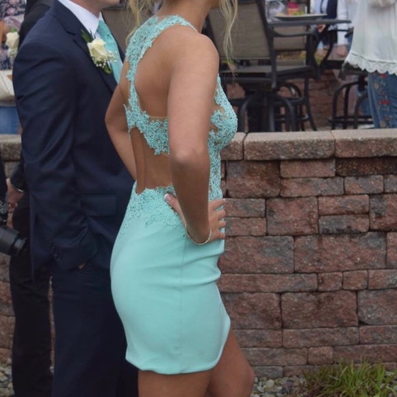 PROM DRESS - Picture 4 of 4